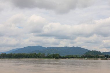 Mekong Nehri 'nin manzarası Tayland' da güzel bir doğa nehridir.