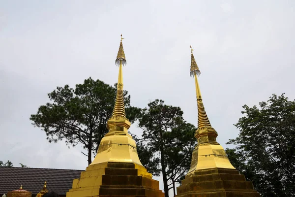 チェンマイ 2020年7月27日 ワット プラの黄金塔土井桐はタイのチェンマイで有名です — ストック写真