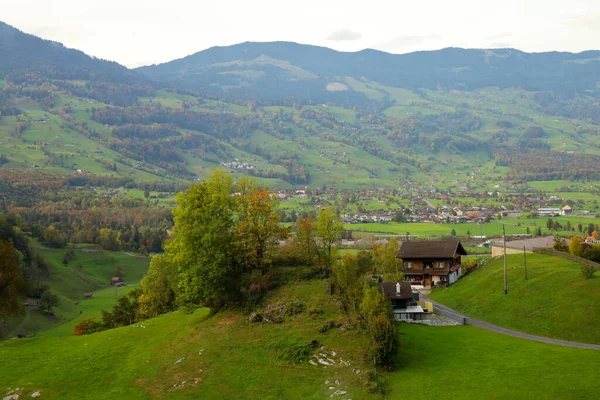 Vista Del Pueblo Rural Naturaleza Medio Ambiente Suiza — Foto de Stock