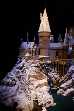 Tokyo, Japonya - 13 Aralık 2024: Warner Bros Studio Tour Tokyo 'nun içindeki ana kale 