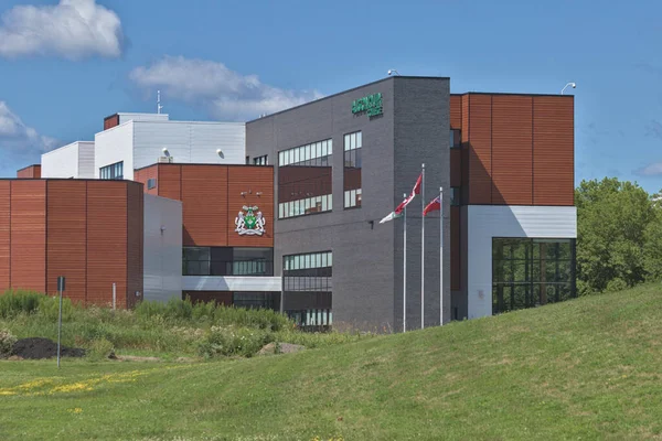 Pembroke, Ontario / Kanada - 30 Temmuz 2020: Pembroke, Ontario, Kanada 'daki Algonquin College binası
