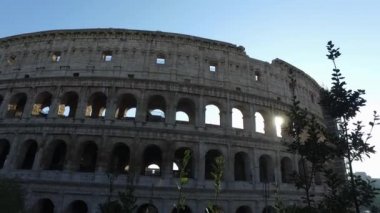 Roma Kolezyum unun dış yüzeyi. Gün batımı. İtalya 'nın Kültür Mirası.