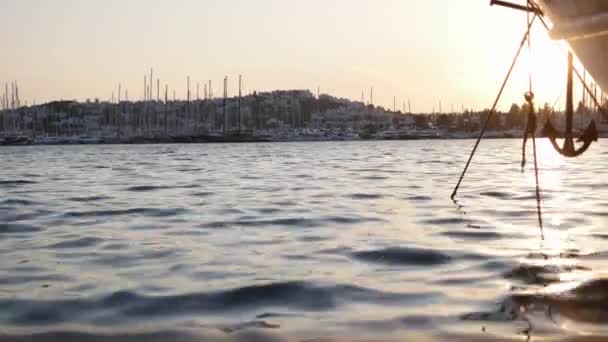 Vista Del Puerto Deportivo Atardecer Silueta Del Ancla Del Yate — Vídeos de Stock