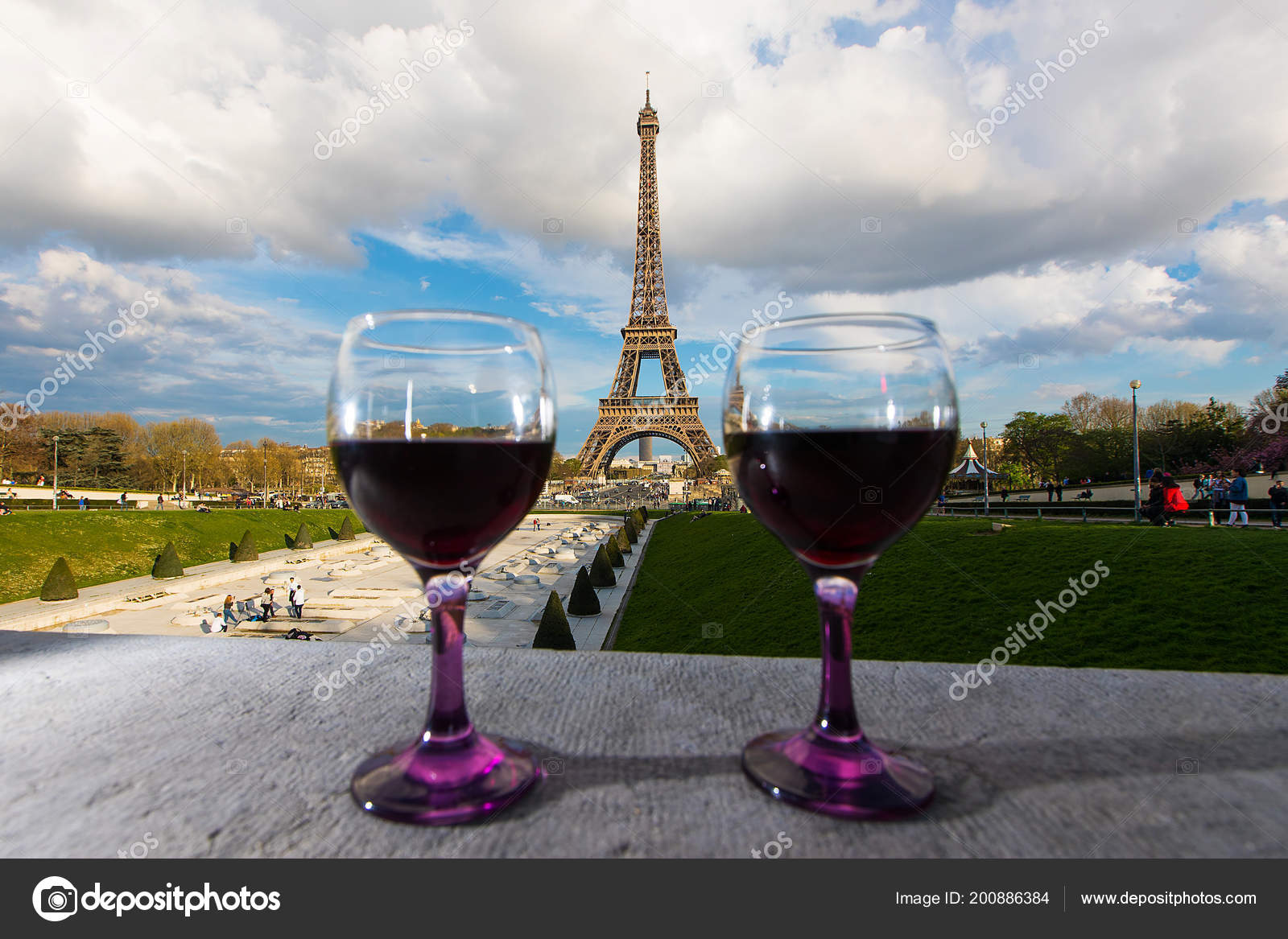 Red Wine Eiffel Tower Paris France — Stock Photo © MPH_Photo 200886384