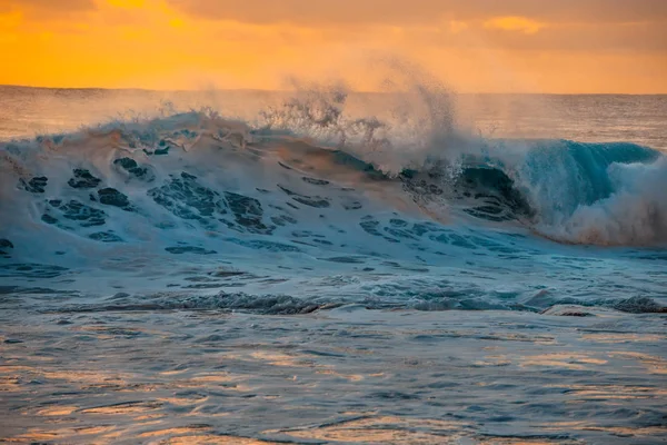 Günbatımı Zaman Dalga Okyanus — Stok fotoğraf