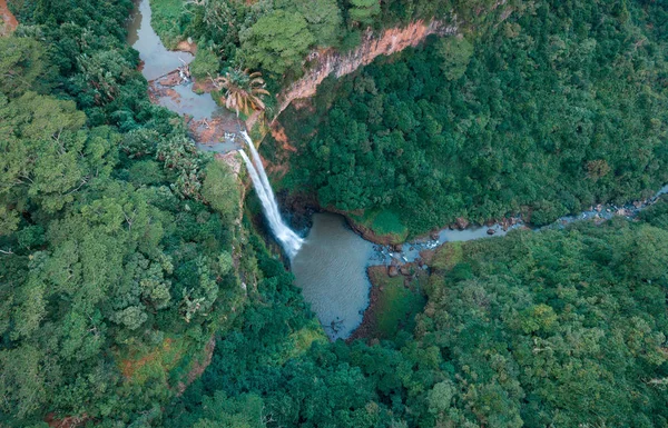 瀑布查马雷尔在毛里求斯热带岛屿 — 图库照片
