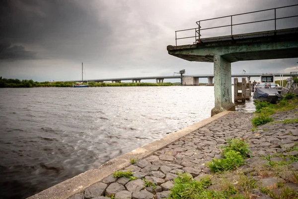 Delta alanı yükseklikte Kampen ve Noordoostpolder arasında ramspol köprü, Ijssel Nehri'nin üzerinde göster