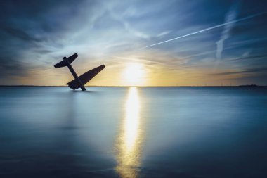 Abide çöktü ve Müttefik havacılar İkinci Dünya Savaşı öldürdü 