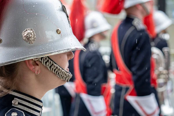 Dettagli da una band spettacolo, fanfara drum band il nostro orpetto marciante — Foto Stock