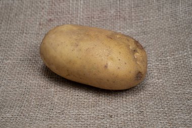 Sebzeli patatesin fotoğrafı. Meyve sebze patates. 