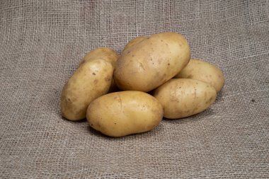 Sebzeli patatesin fotoğrafı. Meyve sebze patates. 