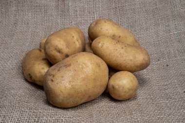 Sebzeli patatesin fotoğrafı. Meyve sebze patates. 
