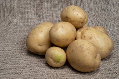 Sebzeli patatesin fotoğrafı. Meyve sebze patates. 
