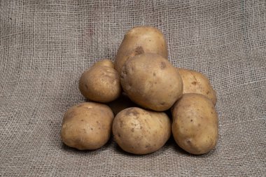 Sebzeli patatesin fotoğrafı. Meyve sebze patates. 
