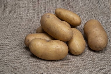 Sebzeli patatesin fotoğrafı. Meyve sebze patates. 