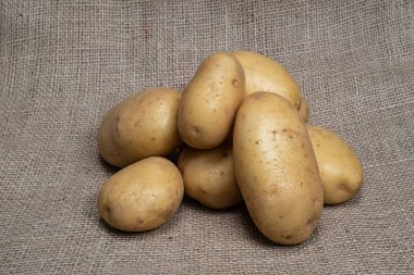 Sebzeli patatesin fotoğrafı. Meyve sebze patates. 