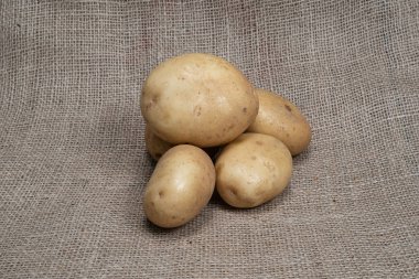 Sebzeli patatesin fotoğrafı. Meyve sebze patates. 