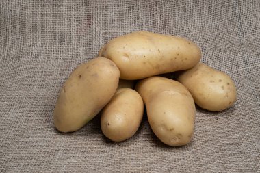 Sebzeli patatesin fotoğrafı. Meyve sebze patates. 