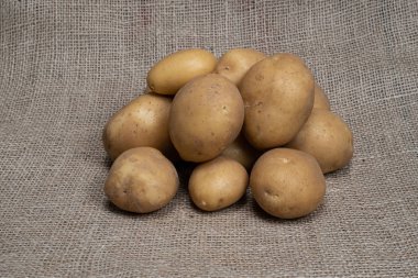 Sebzeli patatesin fotoğrafı. Meyve sebze patates. 