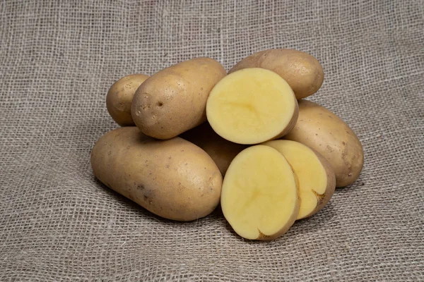 Fotografie zeleninové brambůrky. Ovoce zelenina brambory. — Stock fotografie
