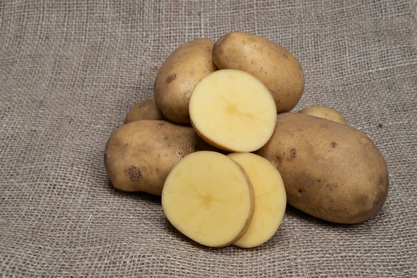 Fotografie zeleninové brambůrky. Ovoce zelenina brambory. — Stock fotografie