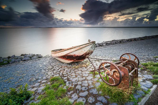 Rowing Boat Slipway Hoist Mechanism Dyke Ijsselmeer Red Colored Rain — Stock Photo, Image