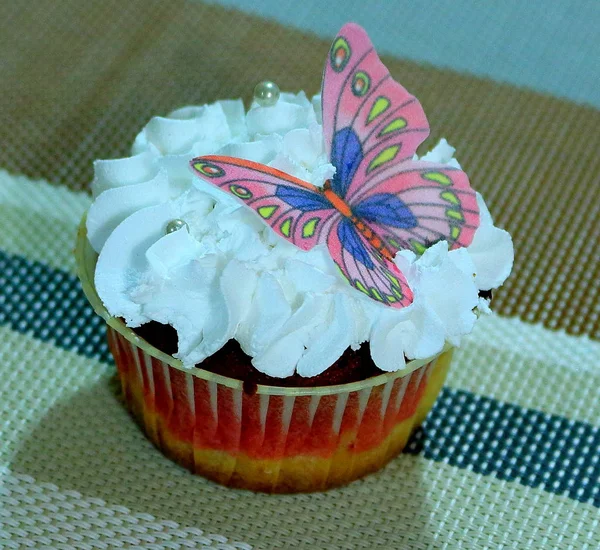 Butterflies Airy Creamy White Pies — Stock Photo, Image