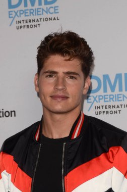 aktör Gregg Sulkin