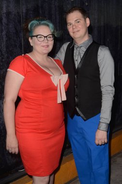 Sarah Elbert, John Brüt