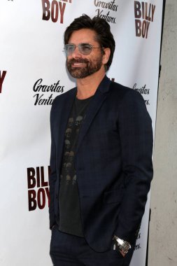 aktör John Stamos