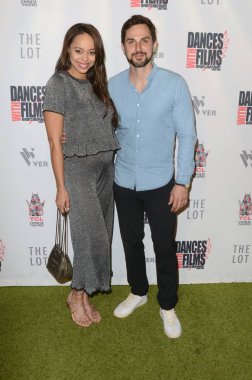 Amber Stevens Batı, Andrew J.West