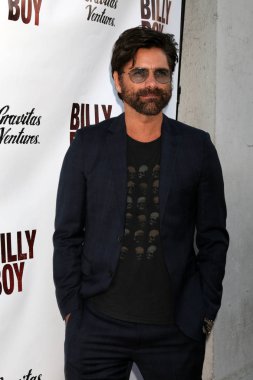 aktör John Stamos