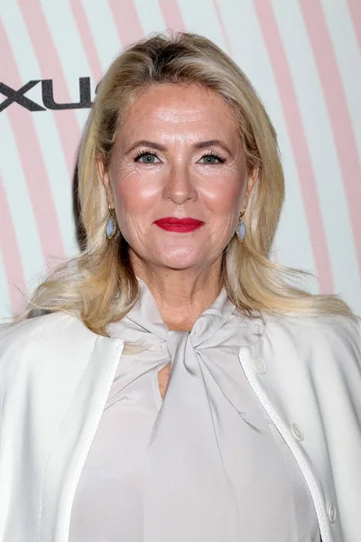 aktris Cornelia Guest