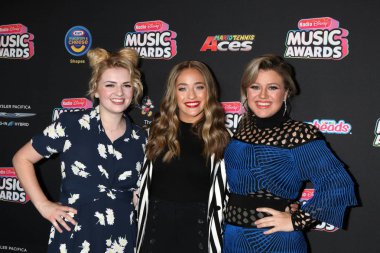 Maddie Poppe, Brynn Cartelli, Kelly Clarkson