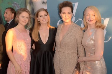 Eliza Scanlen, Amy Adams, Elizabeth Perkins, Patricia Clarkson