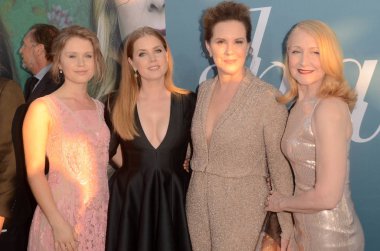 Eliza Scanlen, Amy Adams, Elizabeth Perkins, Patricia Clarkson