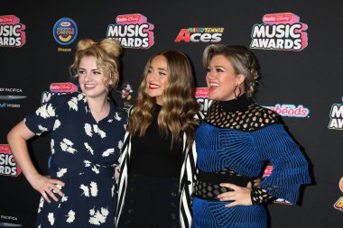 Maddie Poppe, Brynn Cartelli, Kelly Clarkson