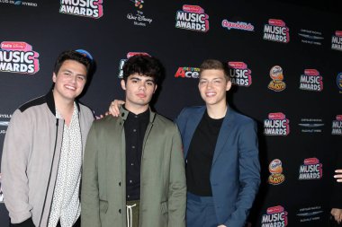 Kafanızda sonsuza dek Liam Attridge, Emery Kelly, Ricky Garcia