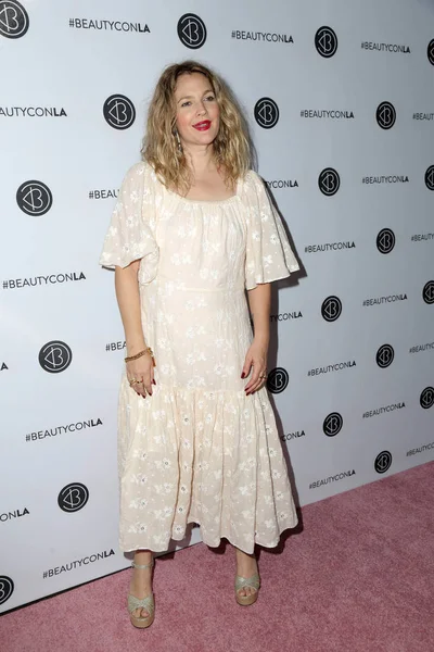 Drew Barrymore Στο Beautycon Festival 2018 Los Angeles Convention Center — Φωτογραφία Αρχείου