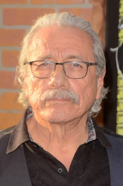 Edward James Olmos Mayans Red Carpet Premiere Tcl Chinese Theater — Stock Photo, Image