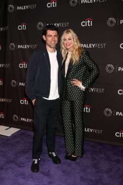 Max Greenfield, Beth Behrs 2018 Paleyfest, medya, Beverly Hills, Ca 09-12-18 Tv Previews - Cbs, Paley Center düşmek
