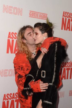 Mod güneş, Bella Thorne 