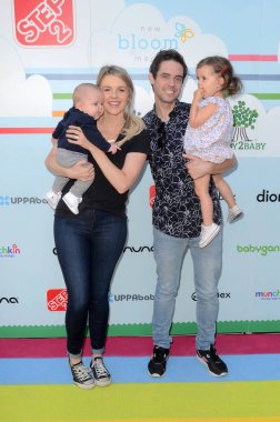 Ali Fedotowsky 7 Yıllık Ünlü Kırmızı Halı Olay New Bloom Media tarafından Baby2baby yararlanan Step2, Sony Studios, Culver City, Ca 09-22-18 tarafından sunulan