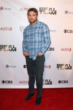 Max Thieriot 