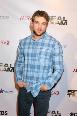 Max Thieriot 