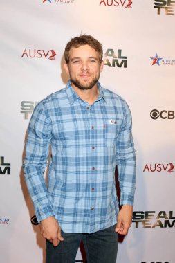 Max Thieriot 