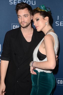 Los Angeles - 2 Ekim 2018: Richard Harmon ve Bella Thorn Arclight Sherman Oaks, 