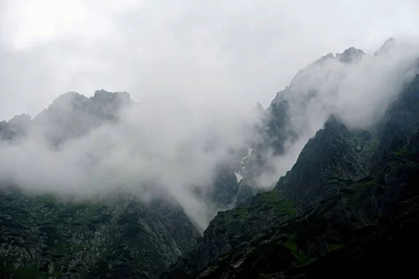 Peaks High Tatras White Clouds Mountains Clouds High Tatras Mountains — Stock Photo, Image