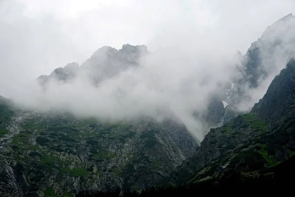 Peaks High Tatras White Clouds Mountains Clouds High Tatras Mountains — Stock Photo, Image