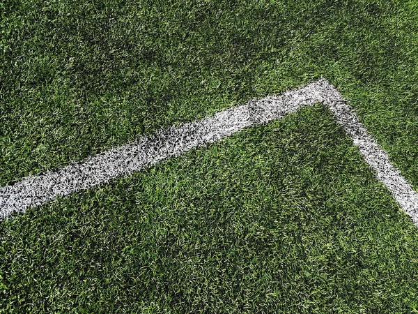 Linea Bianca Sull Erba Verde Dello Stadio Sportivo Sport Artificiali — Foto Stock